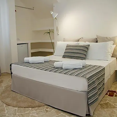 Dimora Ausentum Bed & Breakfast 3*