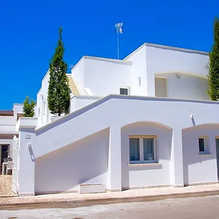 Dimora Ausentum Bed & Breakfast 3*